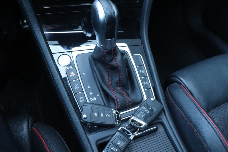 Volkswagen Golf 2.0 TSI GTI Performance | PANO / VIRT. COCKPIT / KEYLESS / CAMERA
