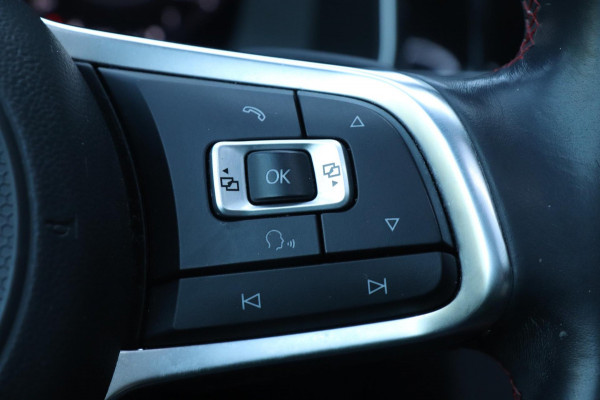Volkswagen Golf 2.0 TSI GTI Performance | PANO / VIRT. COCKPIT / KEYLESS / CAMERA