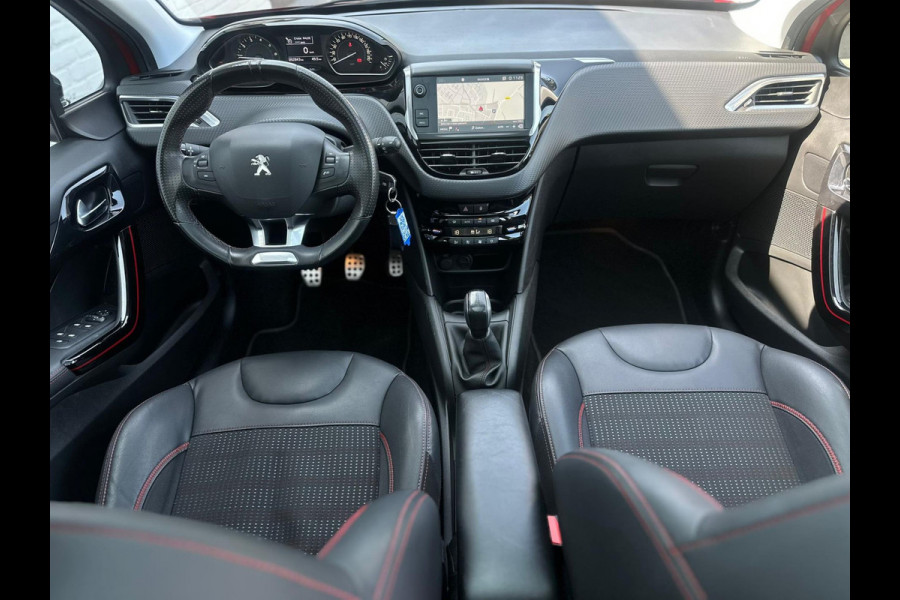 Peugeot 208 1.2 PureTech GT-line, panoramadak, achteruitrijcamera,navigatie, trekhaak, vele opties
