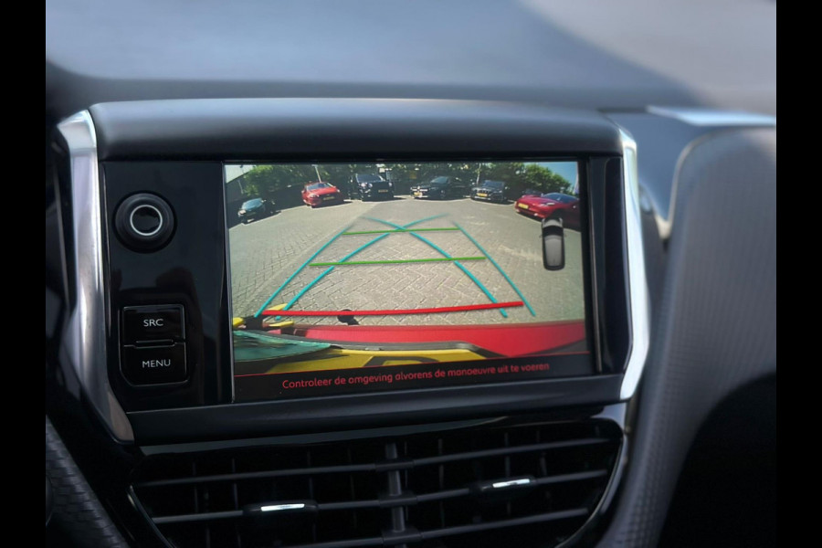Peugeot 208 1.2 PureTech GT-line, panoramadak, achteruitrijcamera,navigatie, trekhaak, vele opties