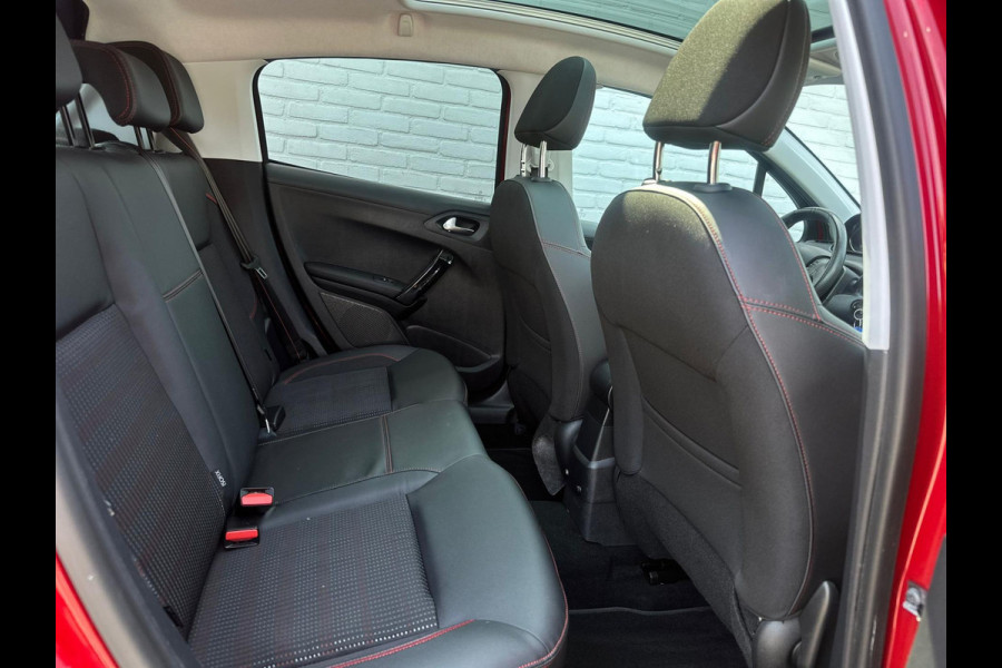 Peugeot 208 1.2 PureTech GT-line, panoramadak, achteruitrijcamera,navigatie, trekhaak, vele opties