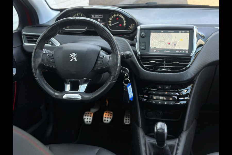 Peugeot 208 1.2 PureTech GT-line, panoramadak, achteruitrijcamera,navigatie, trekhaak, vele opties