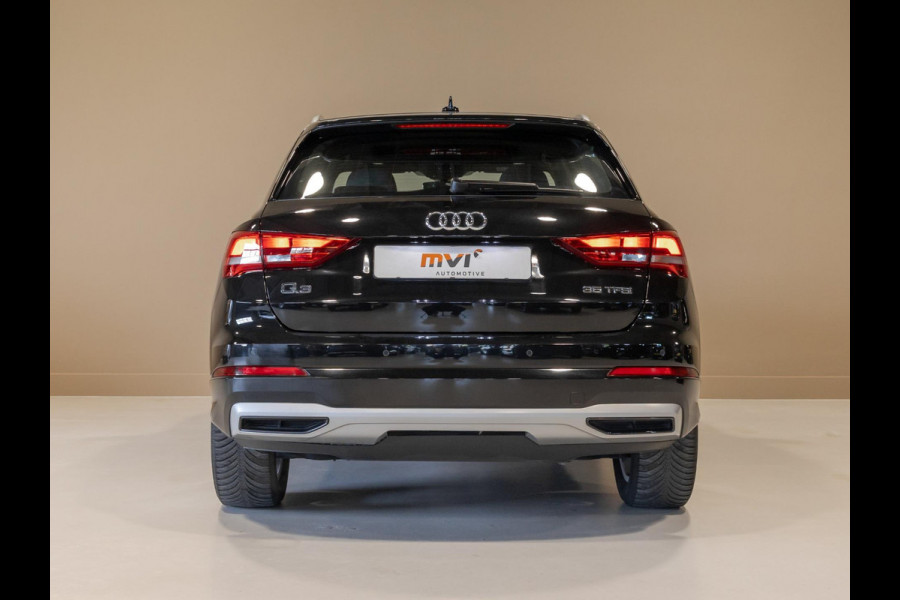 Audi Q3 35 TFSI Advanced / 150pk / Panorama dak / Stoelverwarming / Leder /