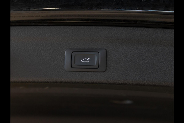 Audi Q3 35 TFSI Advanced / 150pk / Panorama dak / Stoelverwarming / Leder /