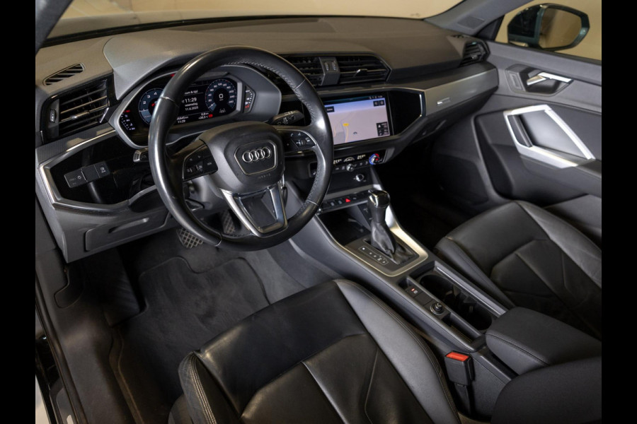 Audi Q3 35 TFSI Advanced / 150pk / Panorama dak / Stoelverwarming / Leder /