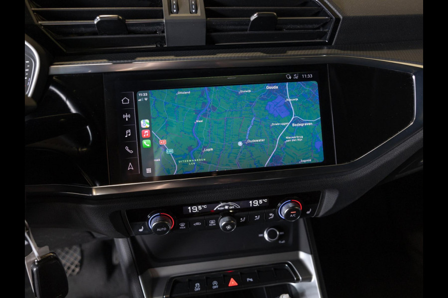 Audi Q3 35 TFSI Advanced / 150pk / Panorama dak / Stoelverwarming / Leder /