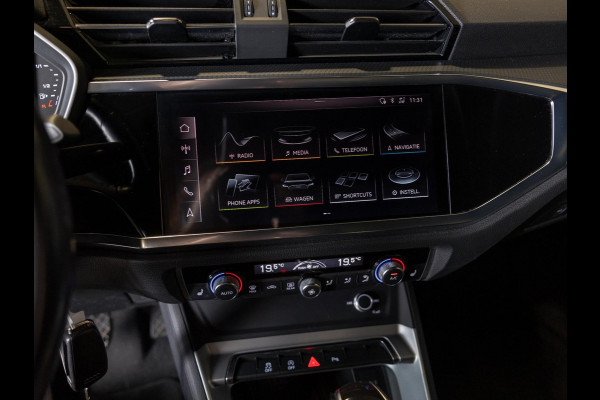 Audi Q3 35 TFSI Advanced / 150pk / Panorama dak / Stoelverwarming / Leder /