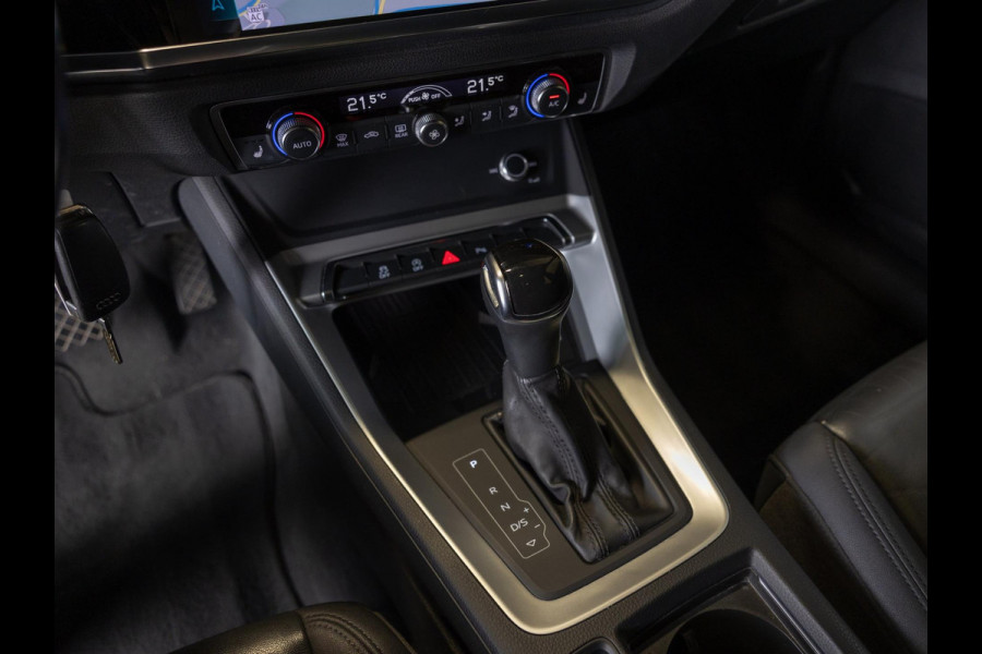 Audi Q3 35 TFSI Advanced / 150pk / Panorama dak / Stoelverwarming / Leder /