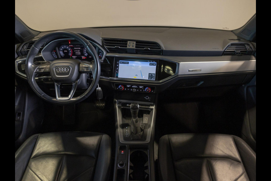 Audi Q3 35 TFSI Advanced / 150pk / Panorama dak / Stoelverwarming / Leder /