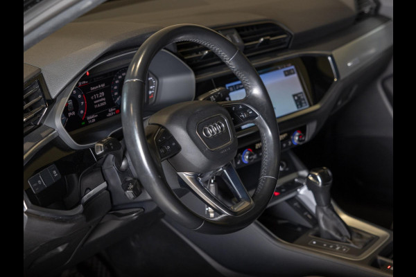 Audi Q3 35 TFSI Advanced / 150pk / Panorama dak / Stoelverwarming / Leder /