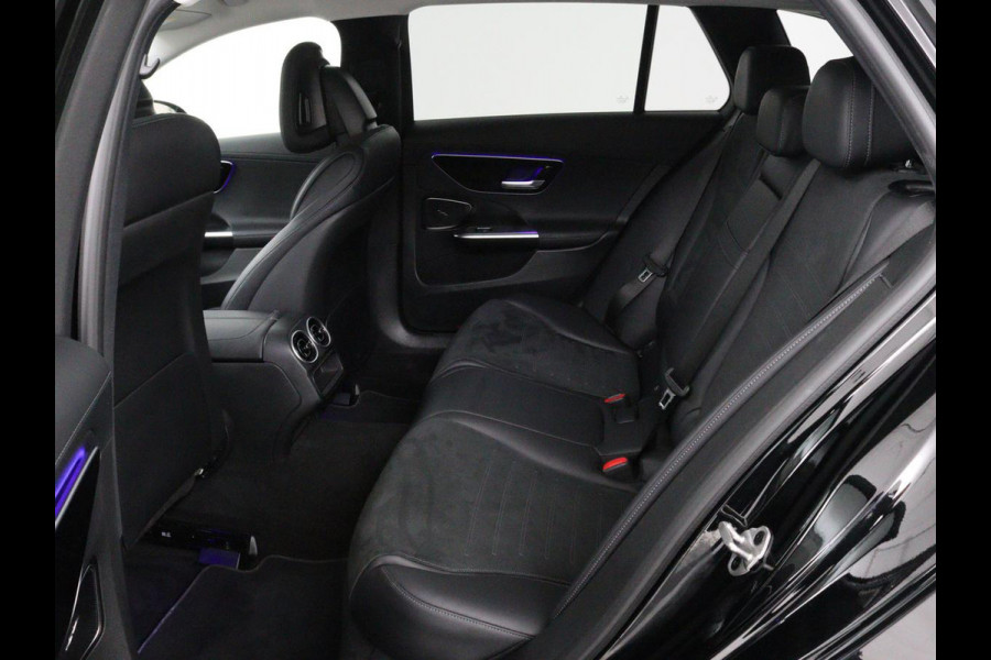 Mercedes-Benz C-Klasse 300e AMG Night | Adaptive cruise | Stoelverwarming | Trekhaak | Carplay | Camera | Sfeerverlichting | Full LED