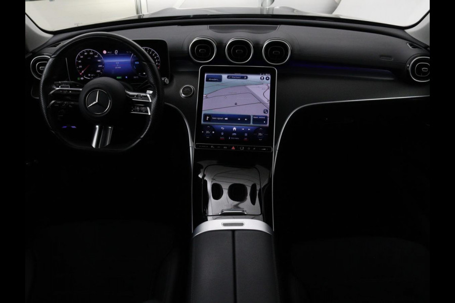 Mercedes-Benz C-Klasse 300e AMG Night | Adaptive cruise | Stoelverwarming | Trekhaak | Carplay | Camera | Sfeerverlichting | Full LED