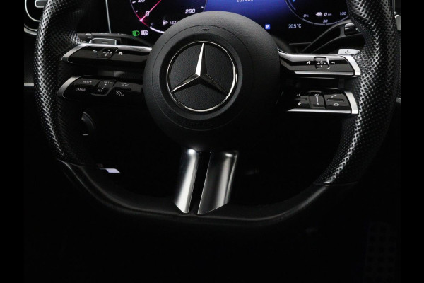 Mercedes-Benz C-Klasse 300e AMG Night | Adaptive cruise | Stoelverwarming | Trekhaak | Carplay | Camera | Sfeerverlichting | Full LED