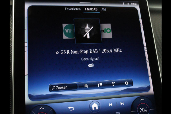 Mercedes-Benz C-Klasse 300e AMG Night | Adaptive cruise | Stoelverwarming | Trekhaak | Carplay | Camera | Sfeerverlichting | Full LED