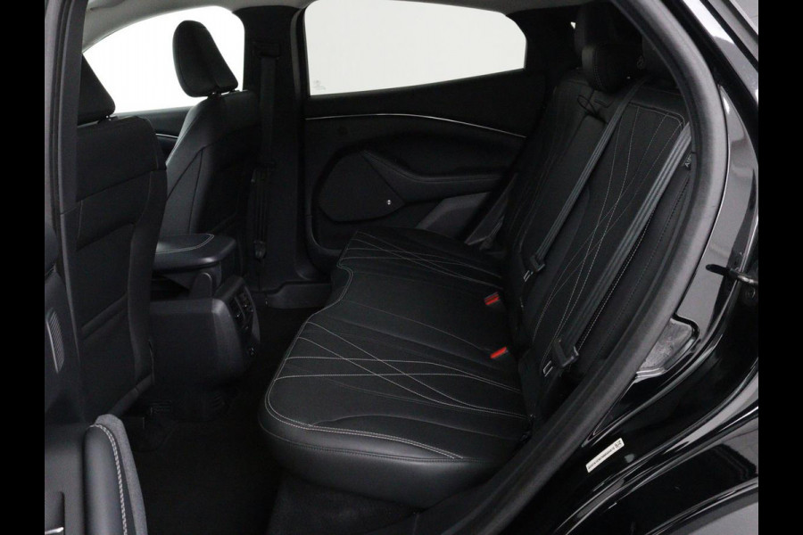 Ford Mustang Mach-E 360 camera | Stoelverwarming | Adaptive cruise | B 360 camera | Stoelverwarming | Adaptive cruise | B&O | Stuurverwarming | Leder