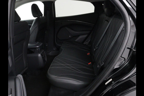 Ford Mustang Mach-E 360 camera | Stoelverwarming | Adaptive cruise | B 360 camera | Stoelverwarming | Adaptive cruise | B&O | Stuurverwarming | Leder