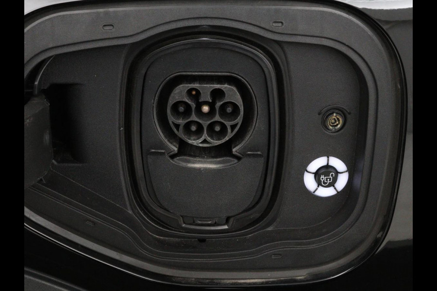 Ford Mustang Mach-E 360 camera | Stoelverwarming | Adaptive cruise | B 360 camera | Stoelverwarming | Adaptive cruise | B&O | Stuurverwarming | Leder