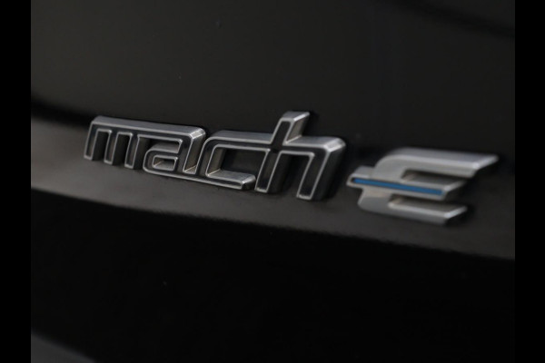 Ford Mustang Mach-E 360 camera | Stoelverwarming | Adaptive cruise | B 360 camera | Stoelverwarming | Adaptive cruise | B&O | Stuurverwarming | Leder