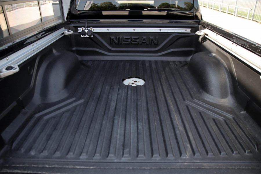 Nissan Navara 2.3 dCi N-Connecta King Cab 4-deurs 4x4! Origineel Nederlands|3500KG Trekgewicht|Navigatie|Camera|Cruise|LM|Trekhaak