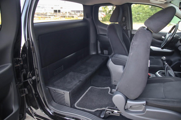 Nissan Navara 2.3 dCi N-Connecta King Cab 4-deurs 4x4! Origineel Nederlands|3500KG Trekgewicht|Navigatie|Camera|Cruise|LM|Trekhaak