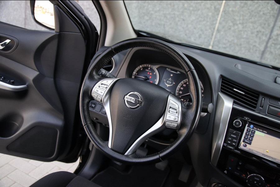 Nissan Navara 2.3 dCi N-Connecta King Cab 4-deurs 4x4! Origineel Nederlands|3500KG Trekgewicht|Navigatie|Camera|Cruise|LM|Trekhaak