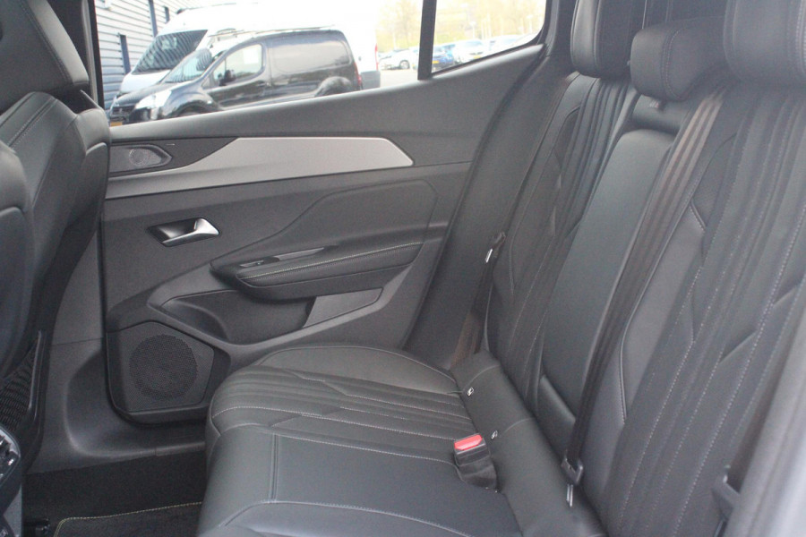 Peugeot 408 1.6 HYbrid 225PK GT **ALLE OPTIES** | PANORAMISCH SCHUIF/KANTEL DAK | MATRIX LED KOPLAMPEN | VOLLEDIG LEDEREN BEKLEDING | STOELEN ELEKTRISCH VERSTELBAAR MET VERWARMING EN MASSAGE| BESTUURDERSTOEL MET GEHEUGEN | FOCAL AUDIO SYSTEM | NIGHT VISION | ELEKTRISCH BEDIENBARE ACHTERKLEP | ADAPTIVE CRUISE CONTROL | 20" LICHTMETAAL MONOLITHE | STUUR EN VOORRUIT VERWARMING | DRAADLOZE APPLE CARPLAY/ANDROID AUTO | NAVIGATIE | DRAADLOZE TELEFOONLADER | 360˚ CAMERA | KEYLESS ENTRY/START | PARKEERSENSOREN VOOR EN ACHTER |