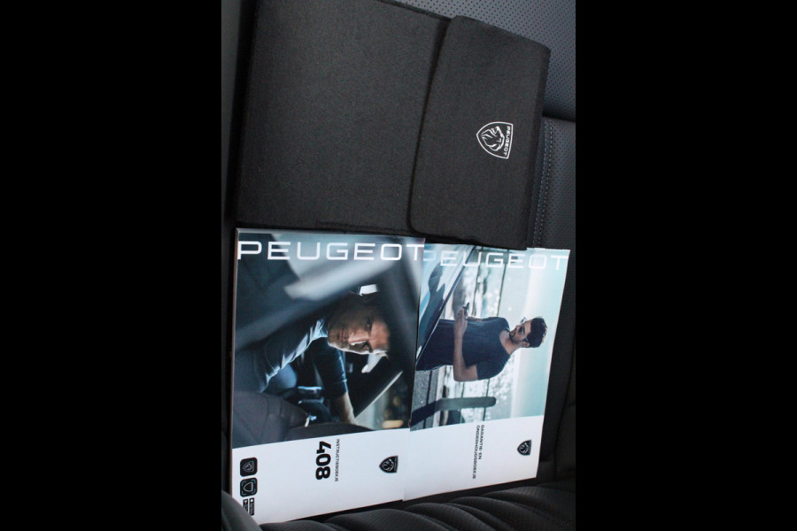 Peugeot 408 1.6 HYbrid 225PK GT **ALLE OPTIES** | PANORAMISCH SCHUIF/KANTEL DAK | MATRIX LED KOPLAMPEN | VOLLEDIG LEDEREN BEKLEDING | STOELEN ELEKTRISCH VERSTELBAAR MET VERWARMING EN MASSAGE| BESTUURDERSTOEL MET GEHEUGEN | FOCAL AUDIO SYSTEM | NIGHT VISION | ELEKTRISCH BEDIENBARE ACHTERKLEP | ADAPTIVE CRUISE CONTROL | 20" LICHTMETAAL MONOLITHE | STUUR EN VOORRUIT VERWARMING | DRAADLOZE APPLE CARPLAY/ANDROID AUTO | NAVIGATIE | DRAADLOZE TELEFOONLADER | 360˚ CAMERA | KEYLESS ENTRY/START | PARKEERSENSOREN VOOR EN ACHTER |