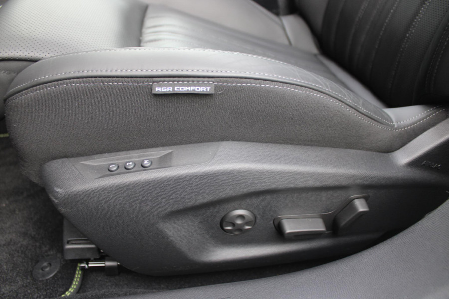 Peugeot 408 1.6 HYbrid 225PK GT **ALLE OPTIES** | PANORAMISCH SCHUIF/KANTEL DAK | MATRIX LED KOPLAMPEN | VOLLEDIG LEDEREN BEKLEDING | STOELEN ELEKTRISCH VERSTELBAAR MET VERWARMING EN MASSAGE| BESTUURDERSTOEL MET GEHEUGEN | FOCAL AUDIO SYSTEM | NIGHT VISION | ELEKTRISCH BEDIENBARE ACHTERKLEP | ADAPTIVE CRUISE CONTROL | 20" LICHTMETAAL MONOLITHE | STUUR EN VOORRUIT VERWARMING | DRAADLOZE APPLE CARPLAY/ANDROID AUTO | NAVIGATIE | DRAADLOZE TELEFOONLADER | 360˚ CAMERA | KEYLESS ENTRY/START | PARKEERSENSOREN VOOR EN ACHTER |
