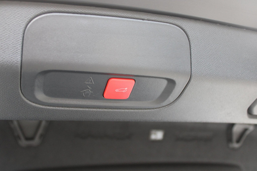 Peugeot 408 1.6 HYbrid 225PK GT **ALLE OPTIES** | PANORAMISCH SCHUIF/KANTEL DAK | MATRIX LED KOPLAMPEN | VOLLEDIG LEDEREN BEKLEDING | STOELEN ELEKTRISCH VERSTELBAAR MET VERWARMING EN MASSAGE| BESTUURDERSTOEL MET GEHEUGEN | FOCAL AUDIO SYSTEM | NIGHT VISION | ELEKTRISCH BEDIENBARE ACHTERKLEP | ADAPTIVE CRUISE CONTROL | 20" LICHTMETAAL MONOLITHE | STUUR EN VOORRUIT VERWARMING | DRAADLOZE APPLE CARPLAY/ANDROID AUTO | NAVIGATIE | DRAADLOZE TELEFOONLADER | 360˚ CAMERA | KEYLESS ENTRY/START | PARKEERSENSOREN VOOR EN ACHTER |