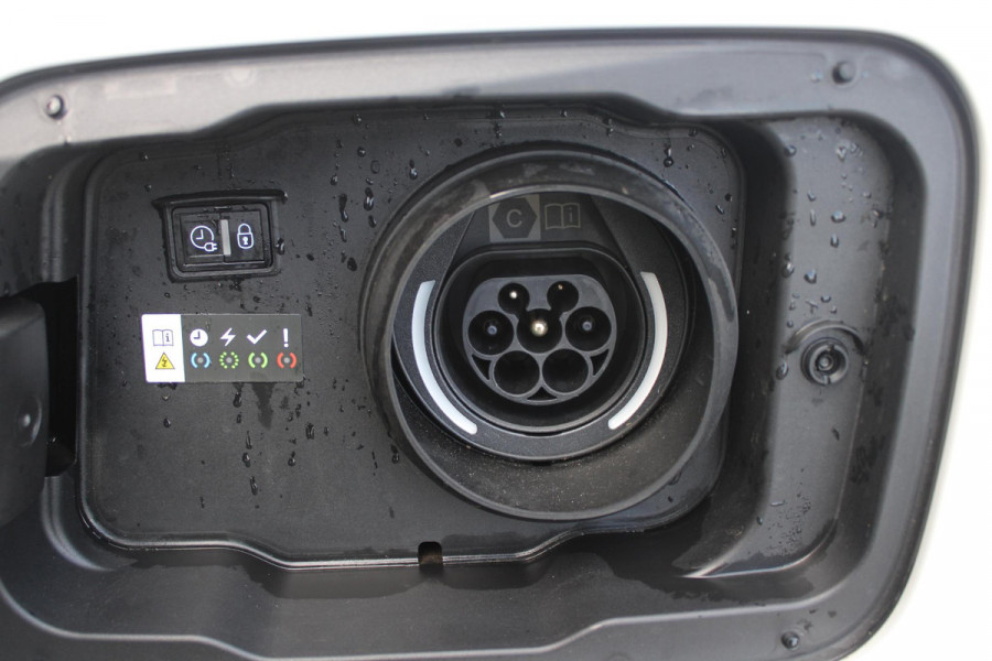 Peugeot 408 1.6 HYbrid 225PK GT **ALLE OPTIES** | PANORAMISCH SCHUIF/KANTEL DAK | MATRIX LED KOPLAMPEN | VOLLEDIG LEDEREN BEKLEDING | STOELEN ELEKTRISCH VERSTELBAAR MET VERWARMING EN MASSAGE| BESTUURDERSTOEL MET GEHEUGEN | FOCAL AUDIO SYSTEM | NIGHT VISION | ELEKTRISCH BEDIENBARE ACHTERKLEP | ADAPTIVE CRUISE CONTROL | 20" LICHTMETAAL MONOLITHE | STUUR EN VOORRUIT VERWARMING | DRAADLOZE APPLE CARPLAY/ANDROID AUTO | NAVIGATIE | DRAADLOZE TELEFOONLADER | 360˚ CAMERA | KEYLESS ENTRY/START | PARKEERSENSOREN VOOR EN ACHTER |