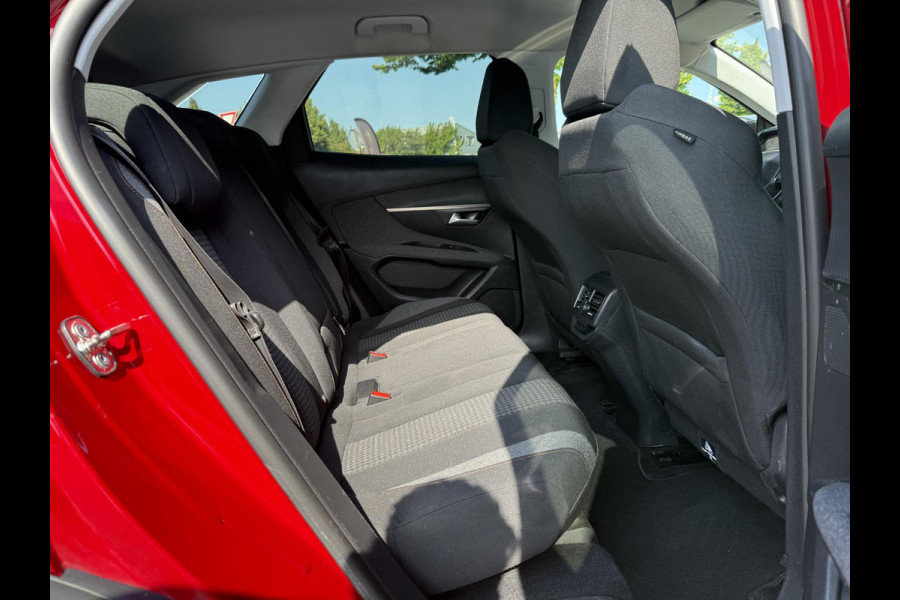 Peugeot 3008 1.2 PureTech Blue Lease Executive Automaat,Navi,Clima,Cruise,Camera,Trekhaak,131pk,Apple Carplay,N.A.P,APK tot 01-2026