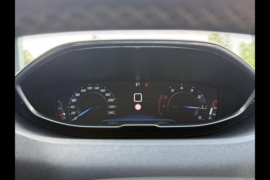 Peugeot 3008 1.2 PureTech Blue Lease Executive Automaat,Navi,Clima,Cruise,Camera,Trekhaak,131pk,Apple Carplay,N.A.P,APK tot 01-2026