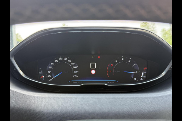 Peugeot 3008 1.2 PureTech Blue Lease Executive Automaat,Navi,Clima,Cruise,Camera,Trekhaak,131pk,Apple Carplay,N.A.P,APK tot 01-2026