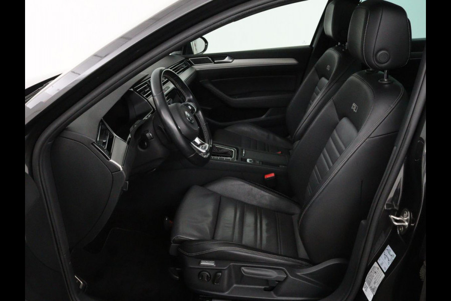 Volkswagen Passat Variant 1.5 TSI HL Bns R | Panoramadak | Leder | Keyless | Stoelverwarming | Carplay | Adaptive Cruise | Elektrische achterklep