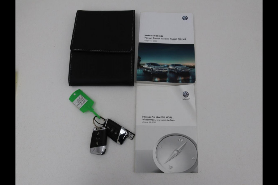 Volkswagen Passat Variant 1.5 TSI HL Bns R | Panoramadak | Leder | Keyless | Stoelverwarming | Carplay | Adaptive Cruise | Elektrische achterklep