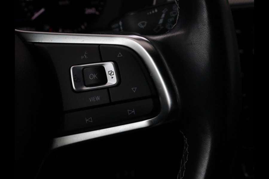 Volkswagen Passat Variant 1.5 TSI HL Bns R | Panoramadak | Leder | Keyless | Stoelverwarming | Carplay | Adaptive Cruise | Elektrische achterklep