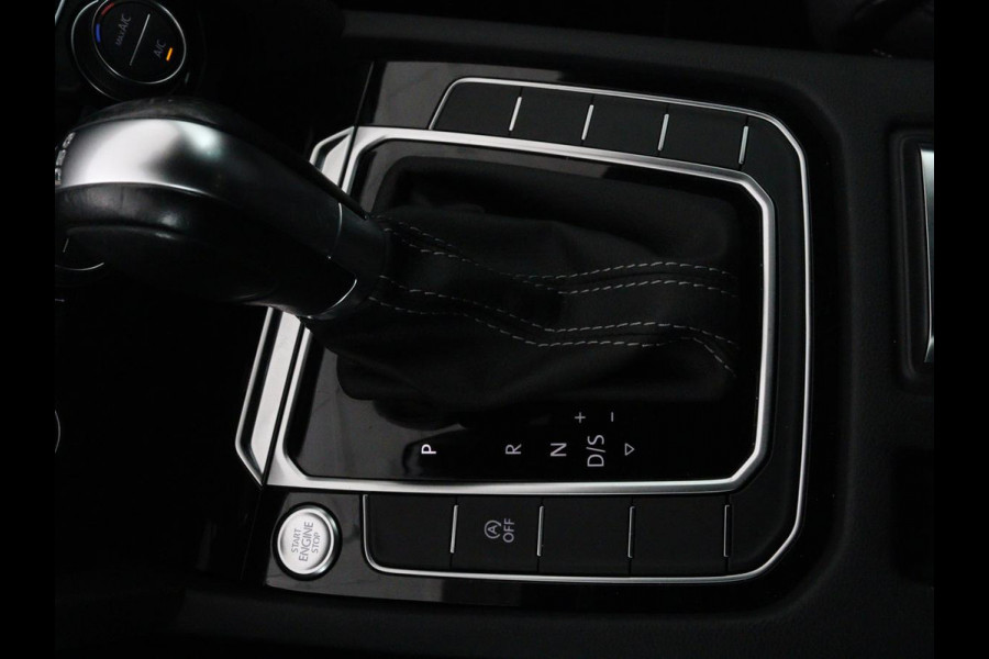 Volkswagen Passat Variant 1.5 TSI HL Bns R | Panoramadak | Leder | Keyless | Stoelverwarming | Carplay | Adaptive Cruise | Elektrische achterklep