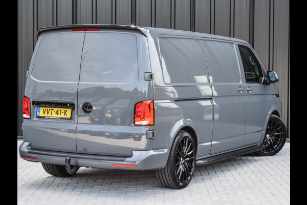Volkswagen Transporter 2.0 TDI L2H3 BULLI | 3 ZITS | TREKHAAK | ACHTERUITRIJCAMERA | VIRTUAL COCKPIT | LAADRUIMTE BEKLEED | STOELVERWARMING