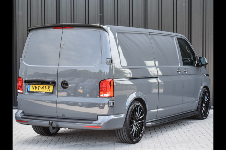 Volkswagen Transporter 2.0 TDI L2H3 BULLI | 3 ZITS | TREKHAAK | ACHTERUITRIJCAMERA | VIRTUAL COCKPIT | LAADRUIMTE BEKLEED | STOELVERWARMING