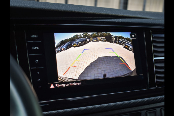 Volkswagen Transporter 2.0 TDI L2H3 BULLI | 3 ZITS | TREKHAAK | ACHTERUITRIJCAMERA | VIRTUAL COCKPIT | LAADRUIMTE BEKLEED | STOELVERWARMING