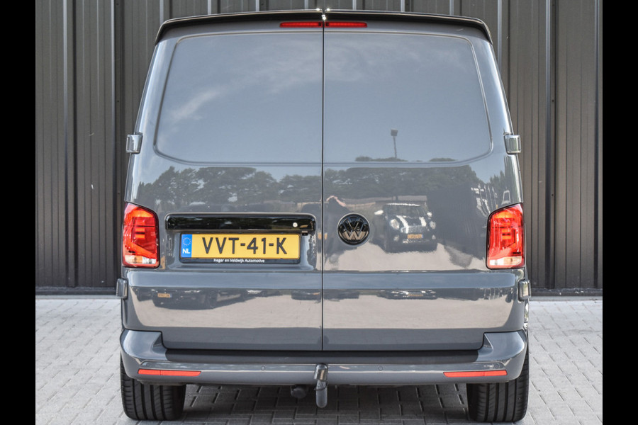 Volkswagen Transporter 2.0 TDI L2H3 BULLI | 3 ZITS | TREKHAAK | ACHTERUITRIJCAMERA | VIRTUAL COCKPIT | LAADRUIMTE BEKLEED | STOELVERWARMING