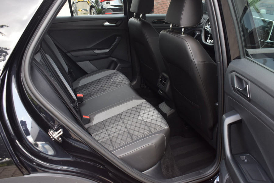 Volkswagen T-Roc 1.5 TSI 150pk DSG R-Line | Panoramadak | Trekhaak