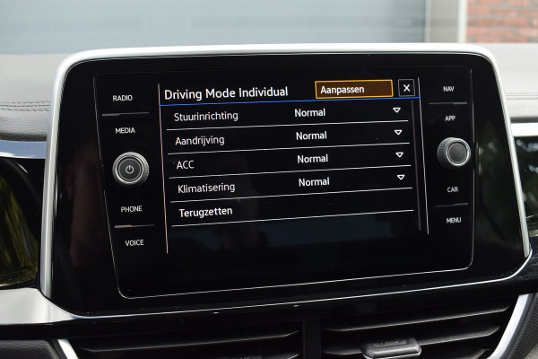 Volkswagen T-Roc 1.5 TSI 150pk DSG R-Line | Panoramadak | Trekhaak