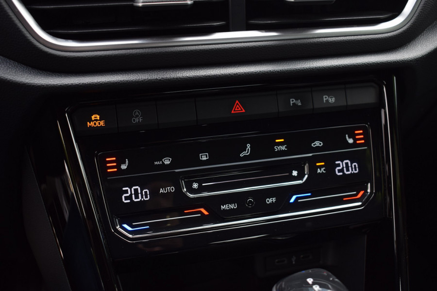 Volkswagen T-Roc 1.5 TSI 150pk DSG R-Line | Panoramadak | Trekhaak