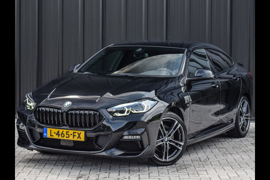 BMW 2 Serie Gran Coupé 218i M-SPORT | M-STOELEN | HARMAN KARDON AUDIO | ACHTERUITRIJ CAMERA | 18 INCH | NL AUTO | STOELVERWARMING