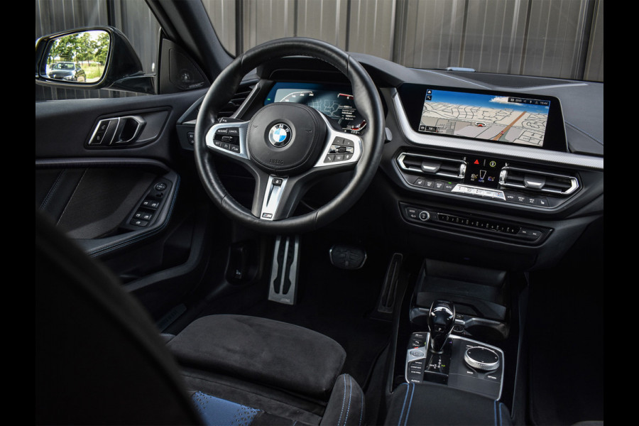 BMW 2 Serie Gran Coupé 218i M-SPORT | M-STOELEN | HARMAN KARDON AUDIO | ACHTERUITRIJ CAMERA | 18 INCH | NL AUTO | STOELVERWARMING