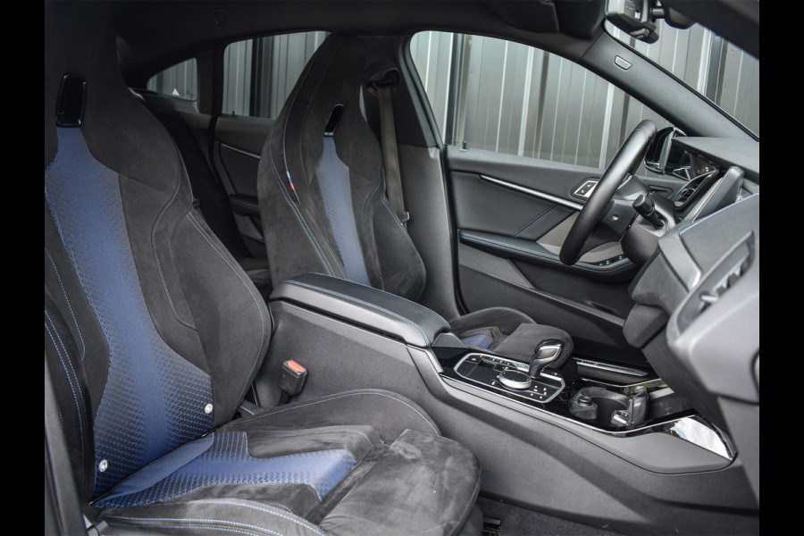 BMW 2 Serie Gran Coupé 218i M-SPORT | M-STOELEN | HARMAN KARDON AUDIO | ACHTERUITRIJ CAMERA | 18 INCH | NL AUTO | STOELVERWARMING