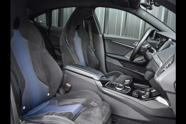BMW 2 Serie Gran Coupé 218i M-SPORT | M-STOELEN | HARMAN KARDON AUDIO | ACHTERUITRIJ CAMERA | 18 INCH | NL AUTO | STOELVERWARMING