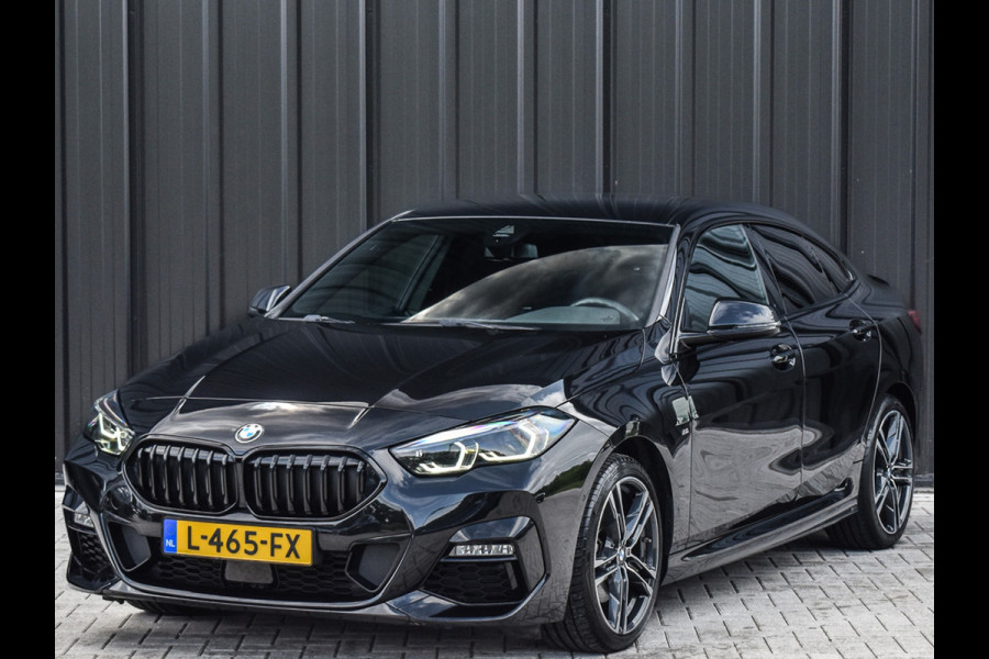 BMW 2 Serie Gran Coupé 218i M-SPORT | M-STOELEN | HARMAN KARDON AUDIO | ACHTERUITRIJ CAMERA | 18 INCH | NL AUTO | STOELVERWARMING