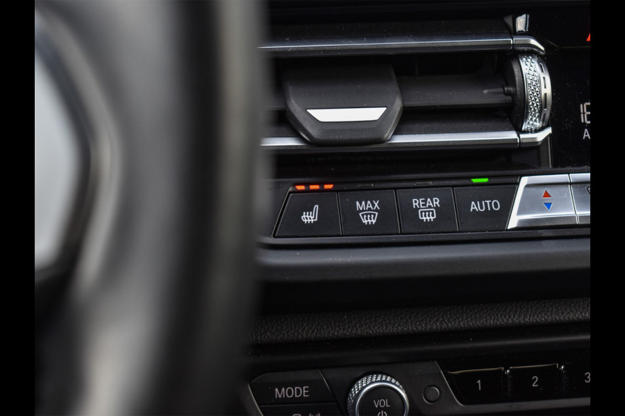 BMW 2 Serie Gran Coupé 218i M-SPORT | M-STOELEN | HARMAN KARDON AUDIO | ACHTERUITRIJ CAMERA | 18 INCH | NL AUTO | STOELVERWARMING